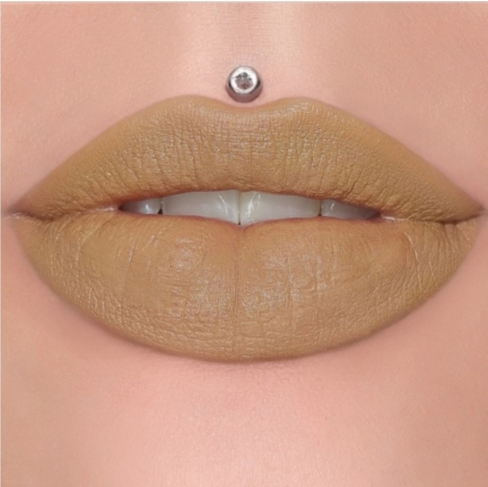 Jeffree Star Velvet Trap Lipstick in shade Unphazed, Earthy Nude, New In Box